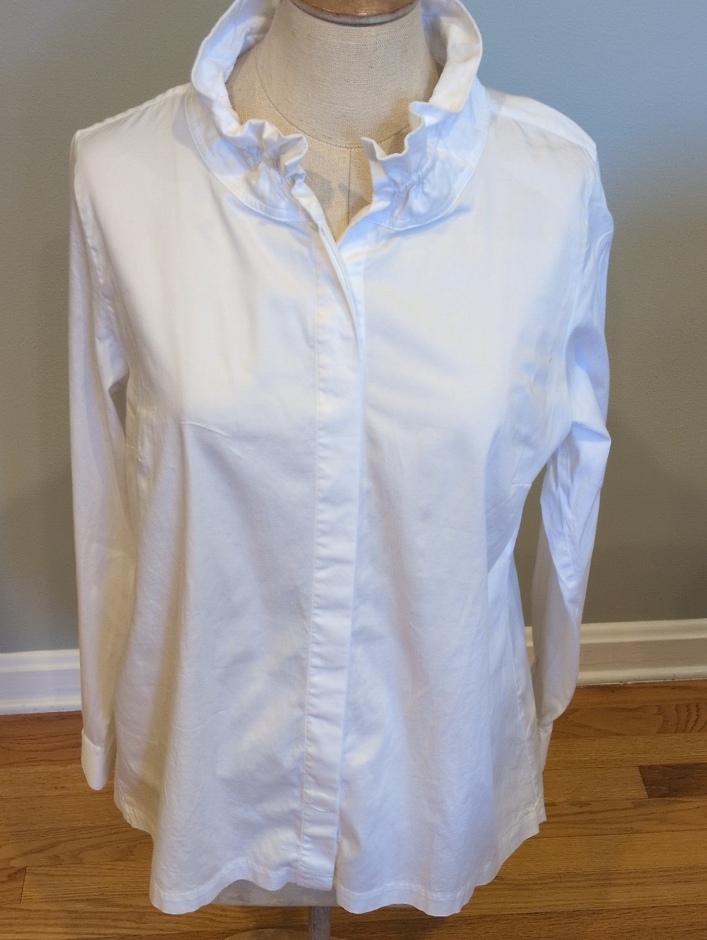 Soft Surroundings White Ruffled Collar Button-Up Blouse Medium